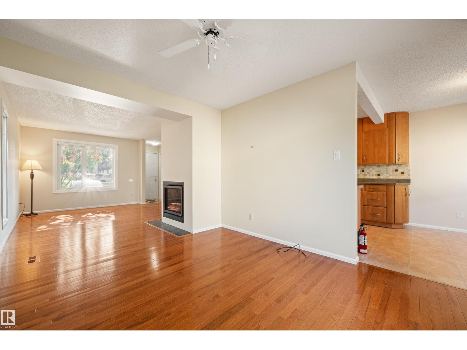 #31 11111 26 AV NW - 6