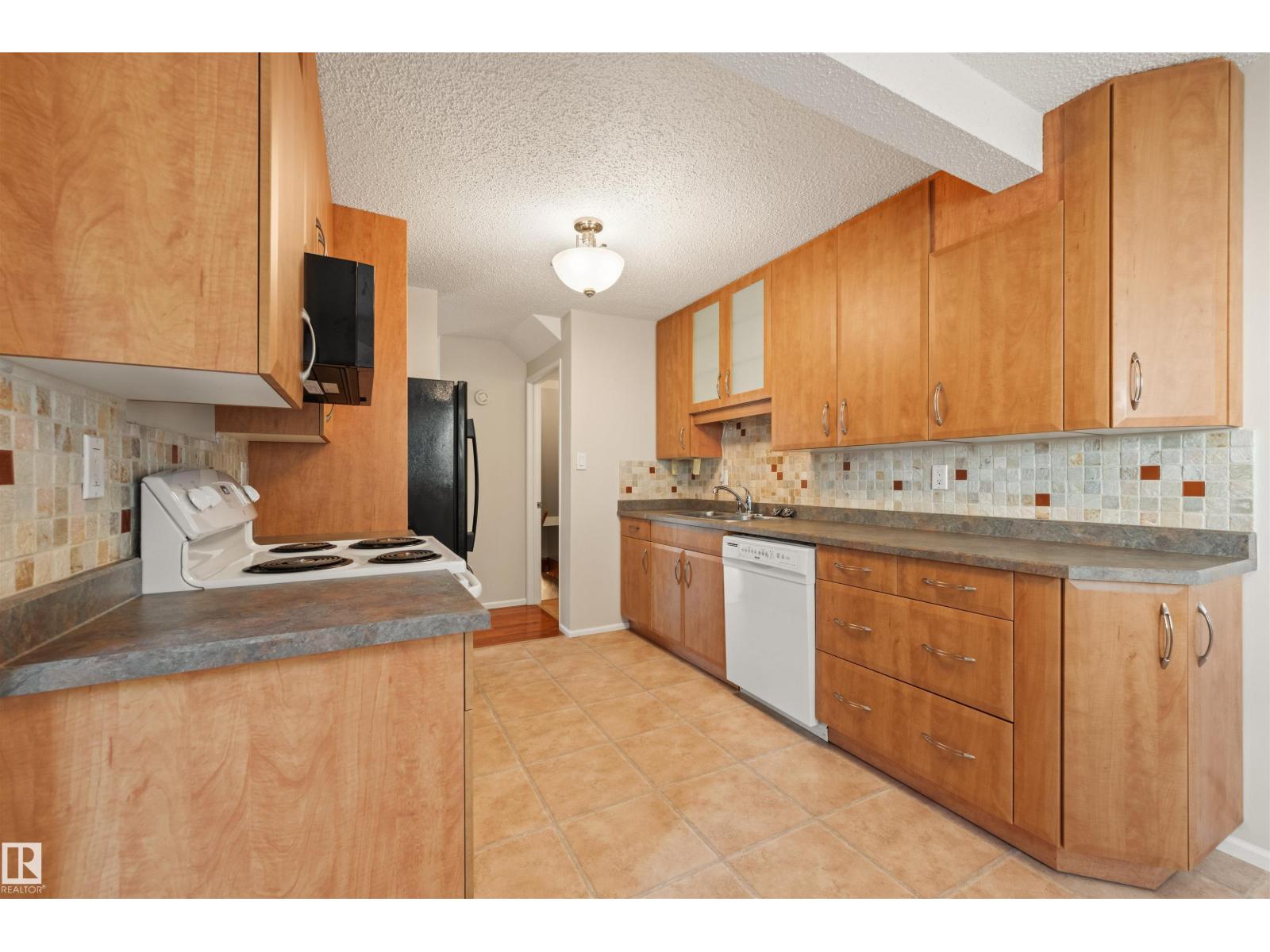 #31 11111 26 AV NW - 8
