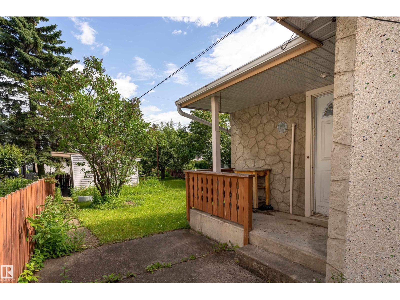 9642 72 AV NW NW - 10