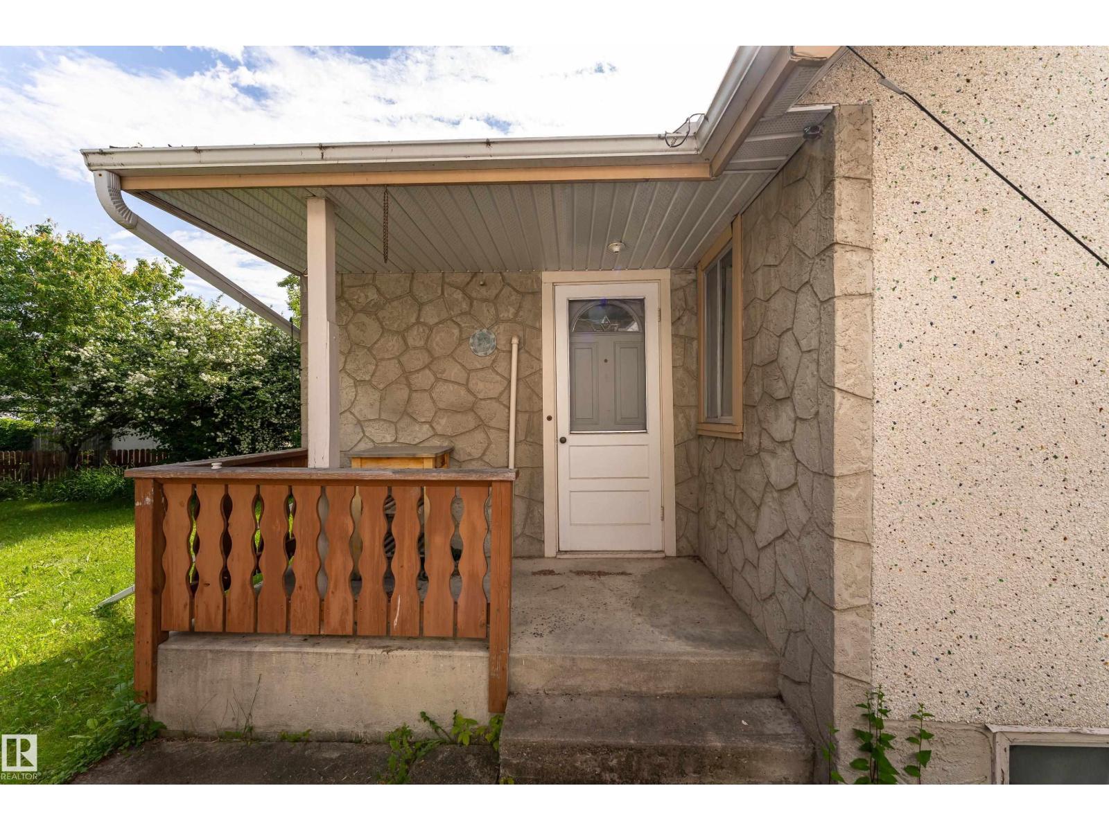 9642 72 AV NW NW - 11