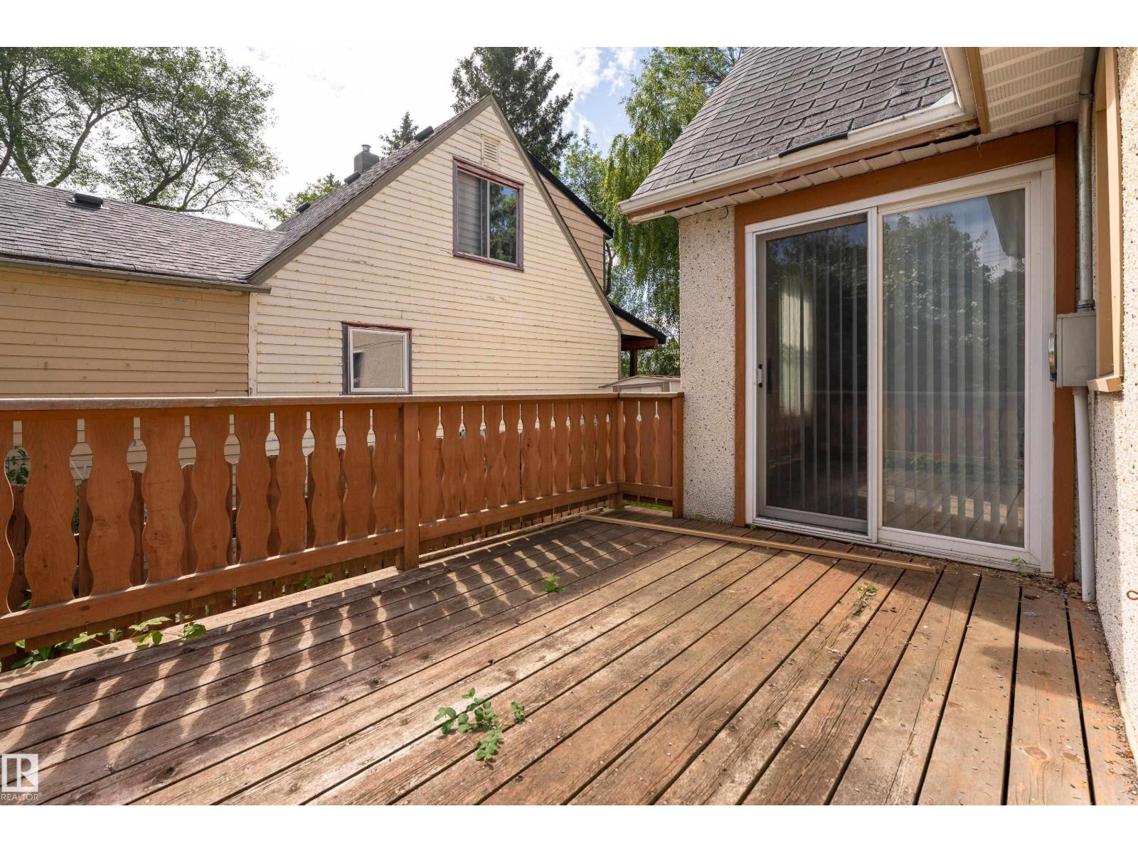 9642 72 AV NW NW - 12