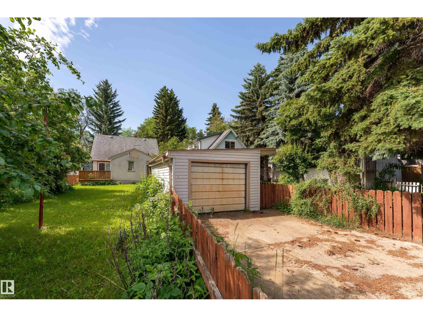 9642 72 AV NW NW - 9