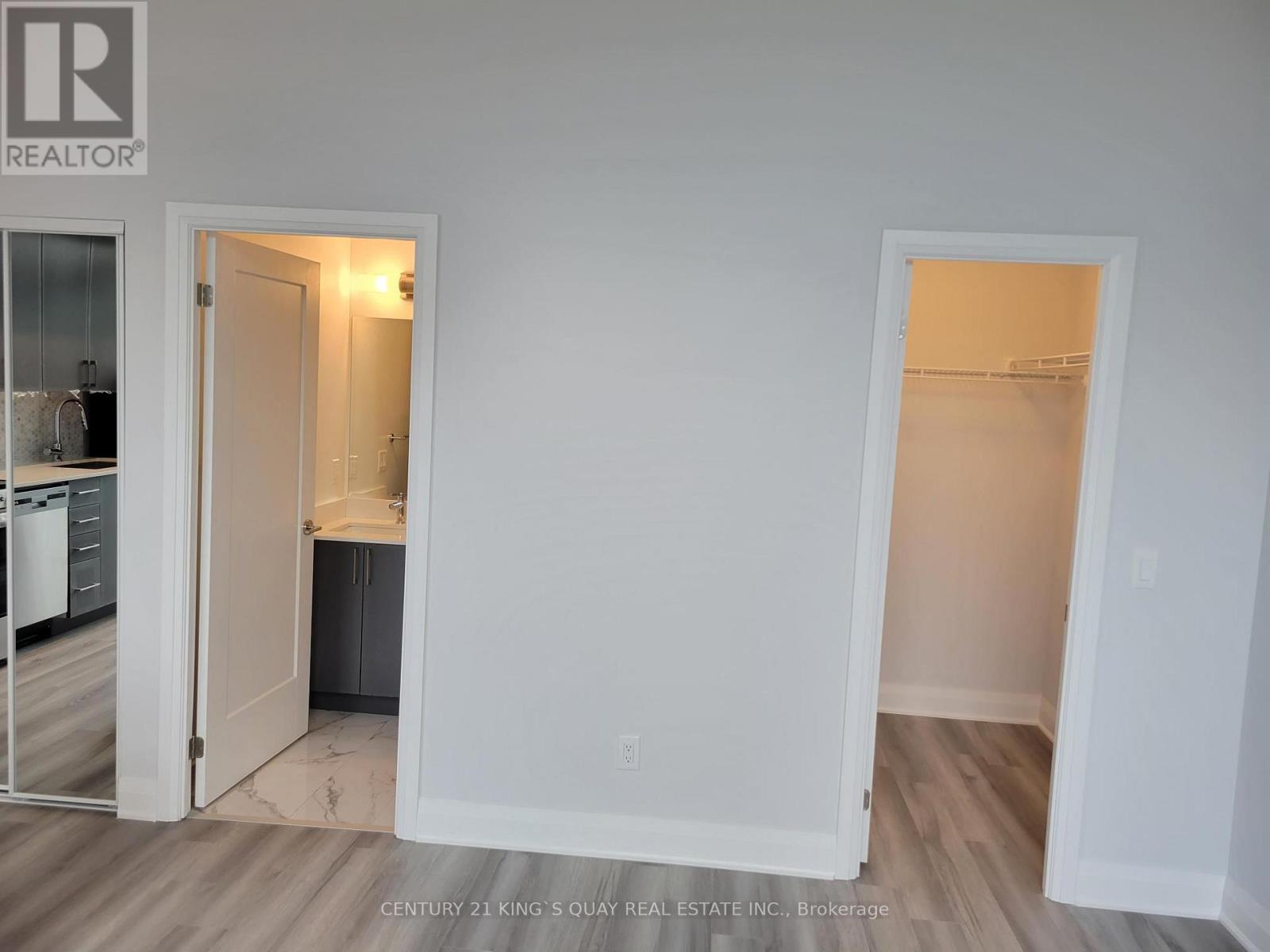 #106 3220 SHEPPARD AVENUE E - 11