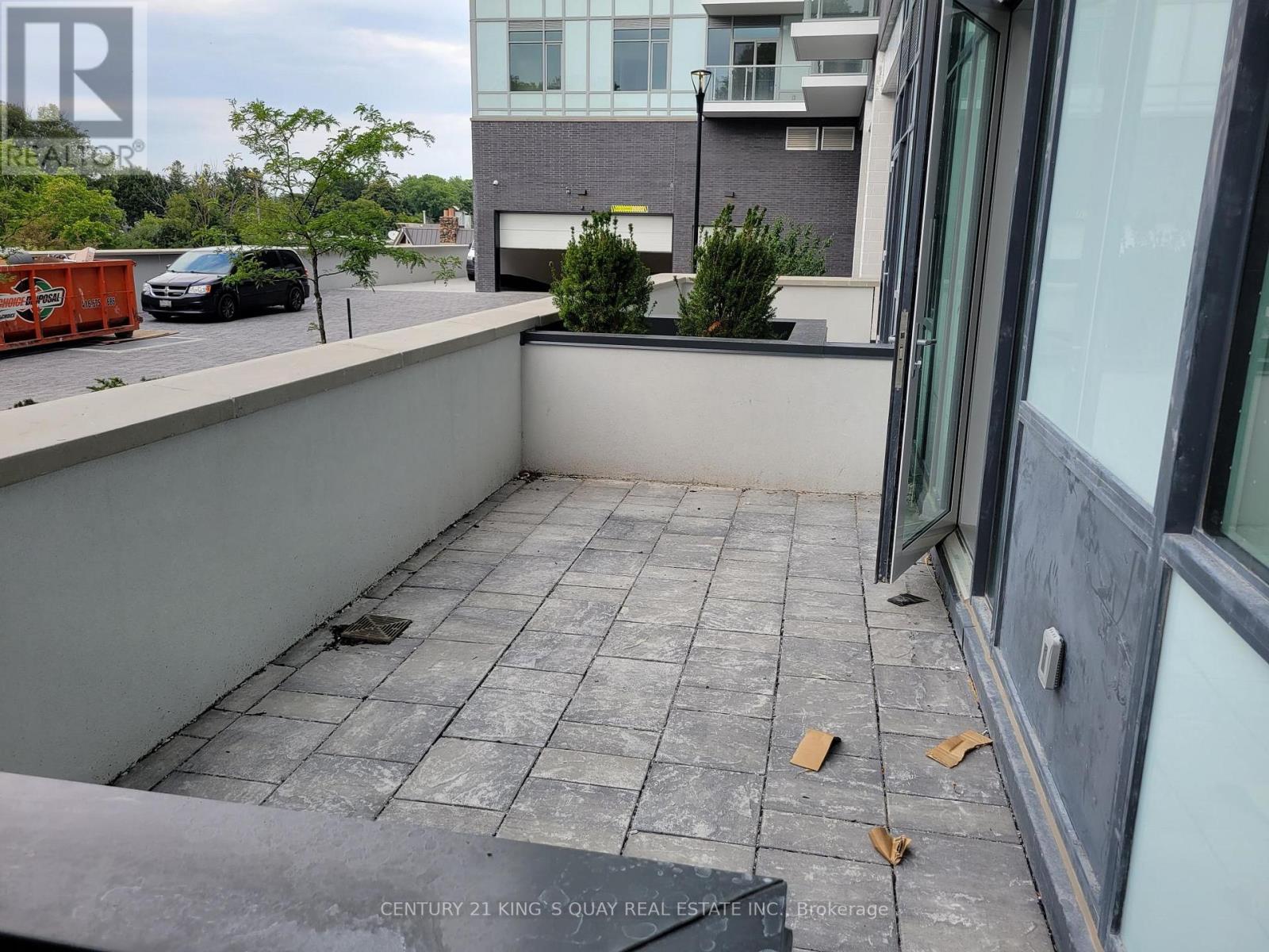 #106 3220 SHEPPARD AVENUE E - 18