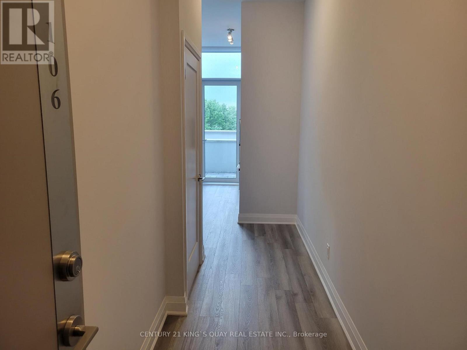 #106 3220 SHEPPARD AVENUE E - 5