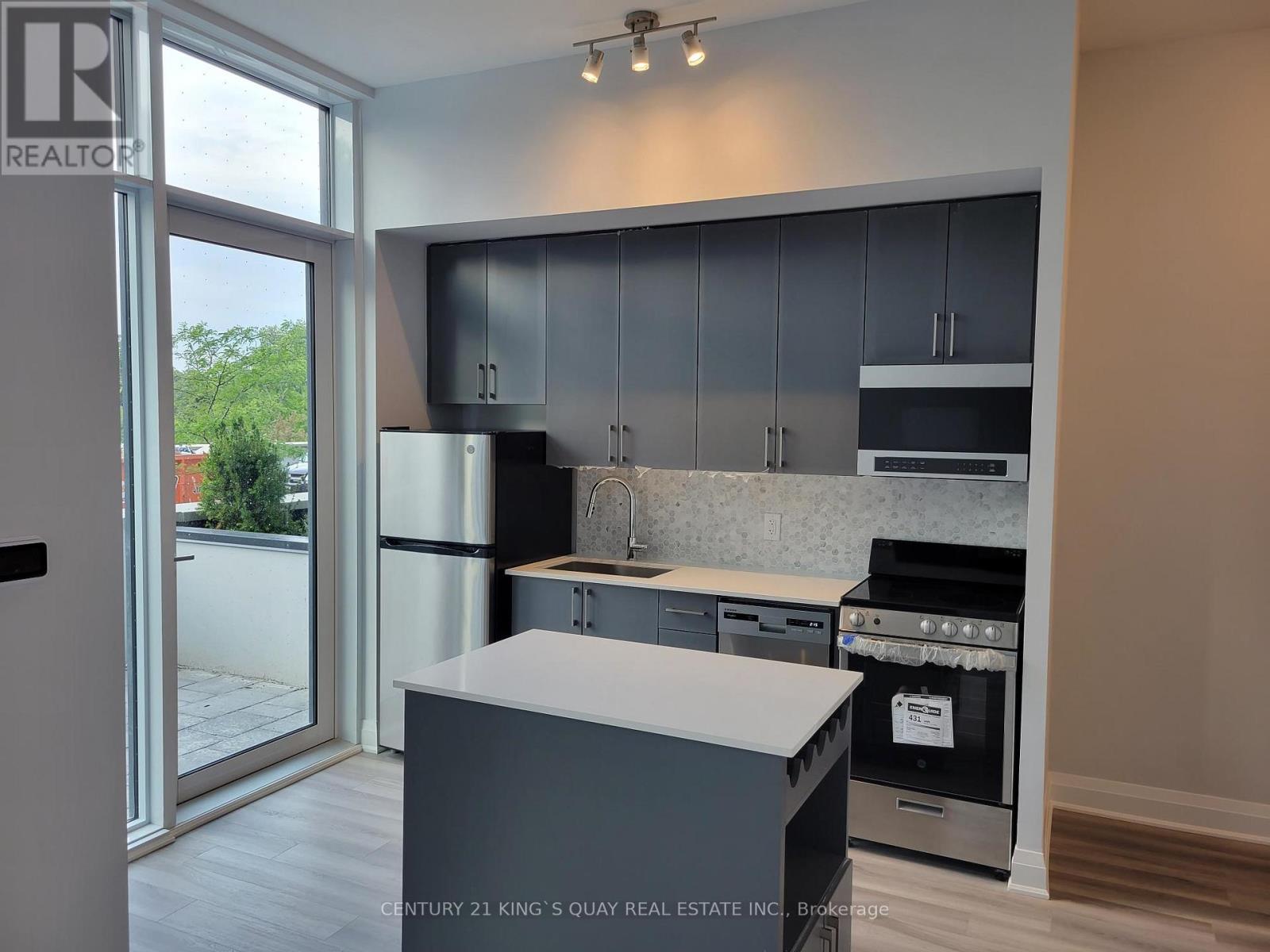 #106 3220 SHEPPARD AVENUE E - 8