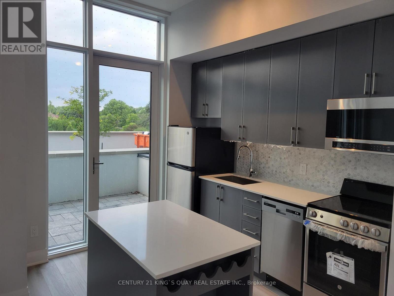 #106 3220 SHEPPARD AVENUE E - 9