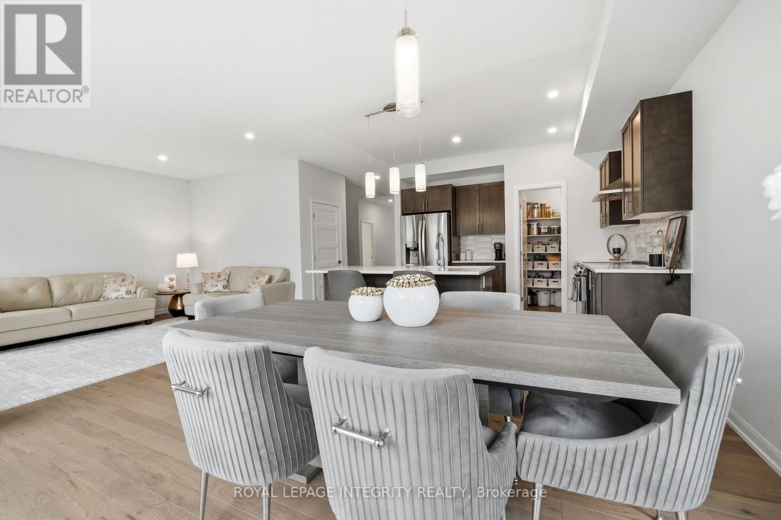 441 STERLING AVENUE - 16