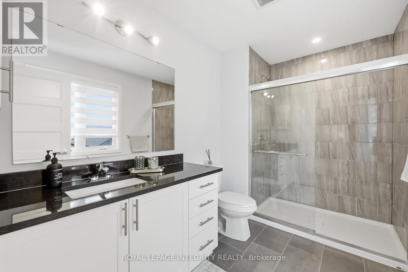 441 STERLING AVENUE - 23