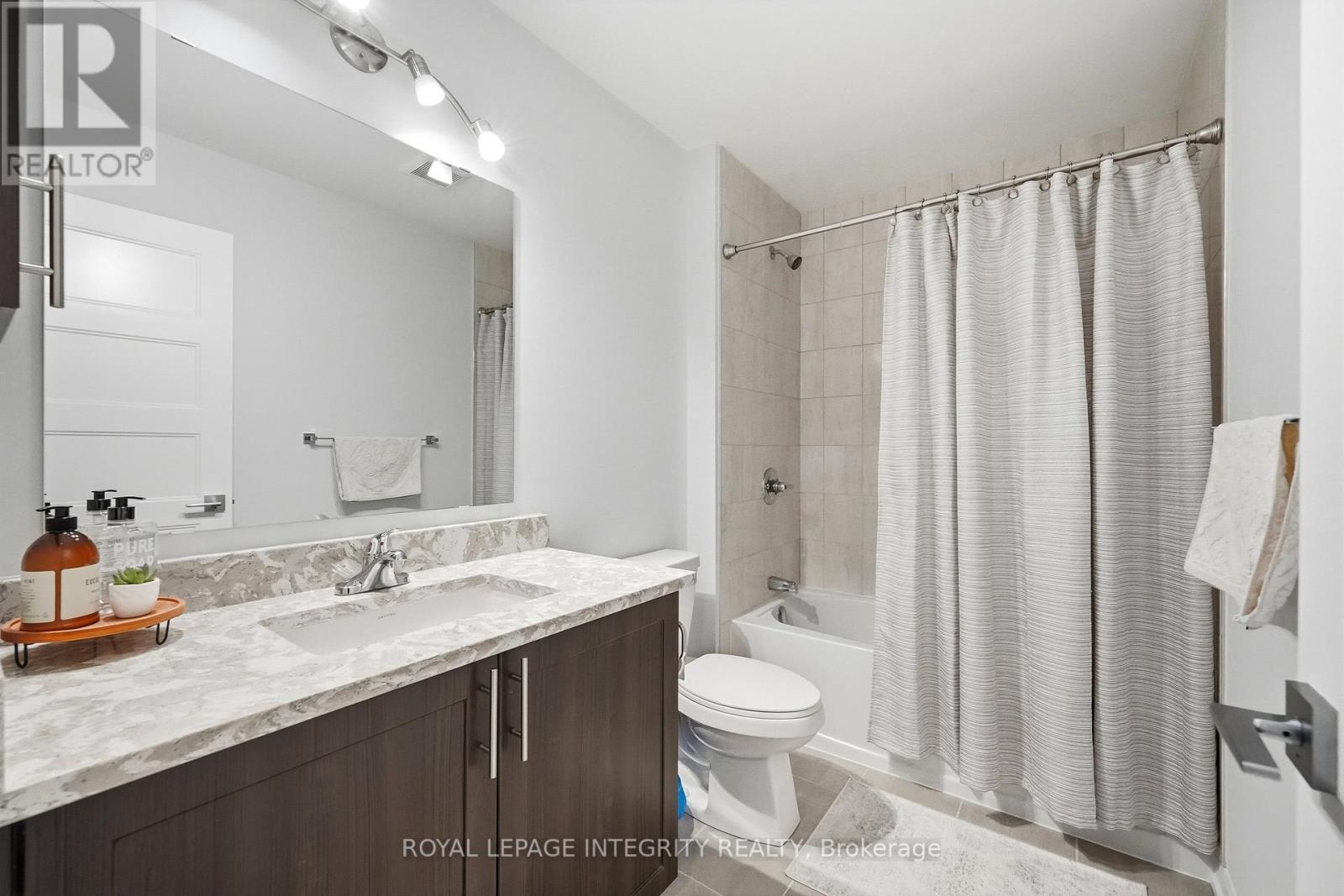 441 STERLING AVENUE - 28