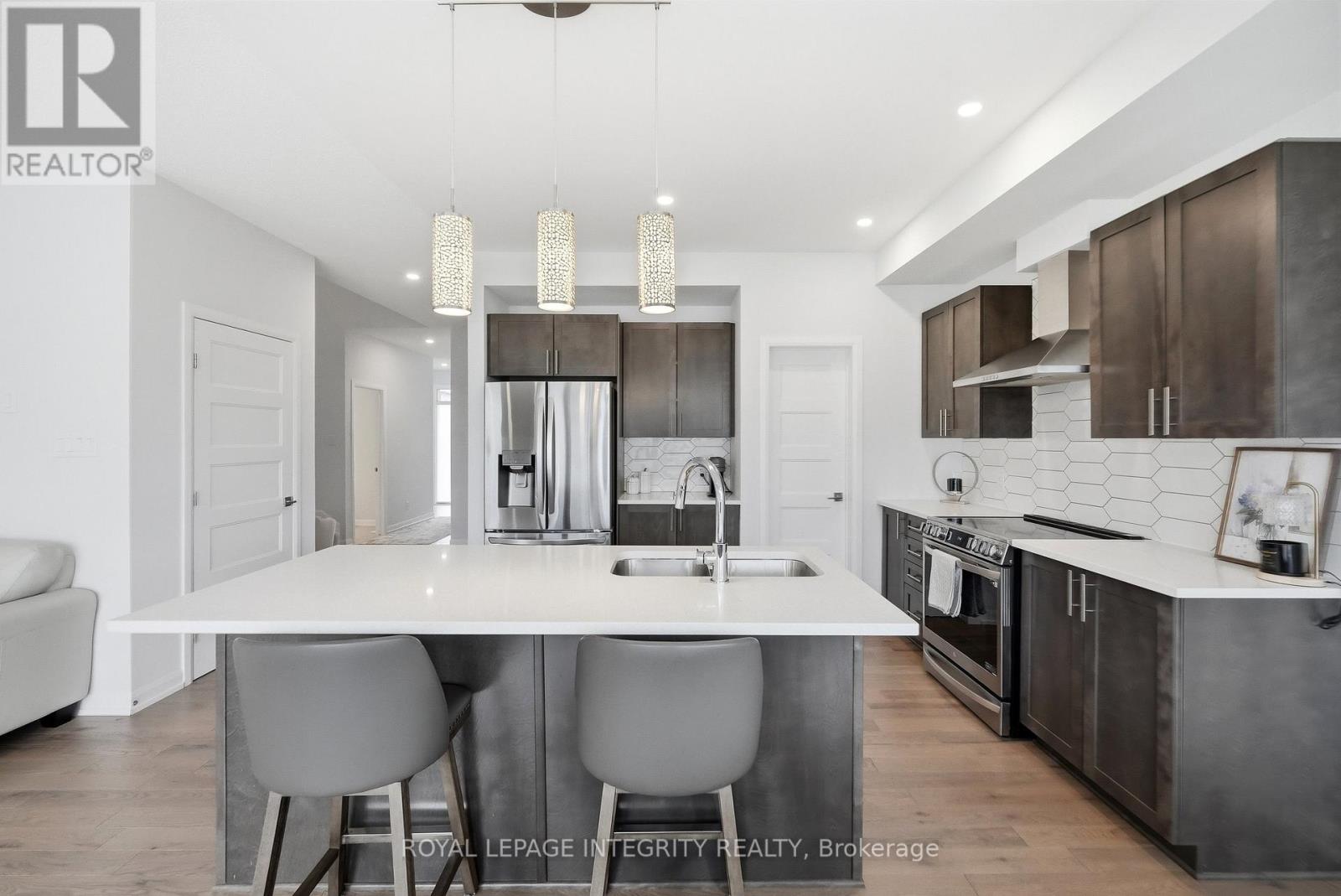 441 STERLING AVENUE - 9