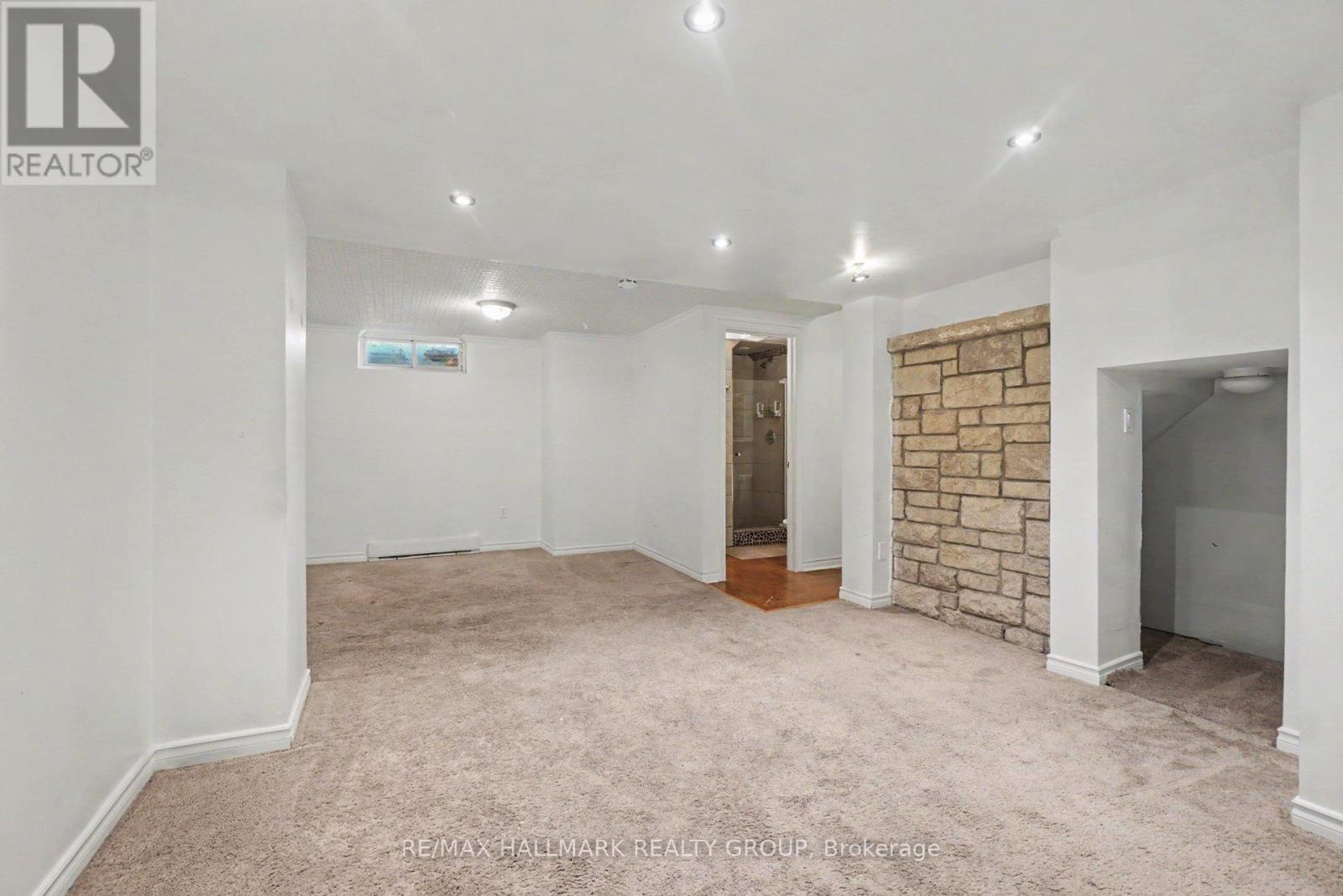 #101 3045 OLYMPIC WAY - 25