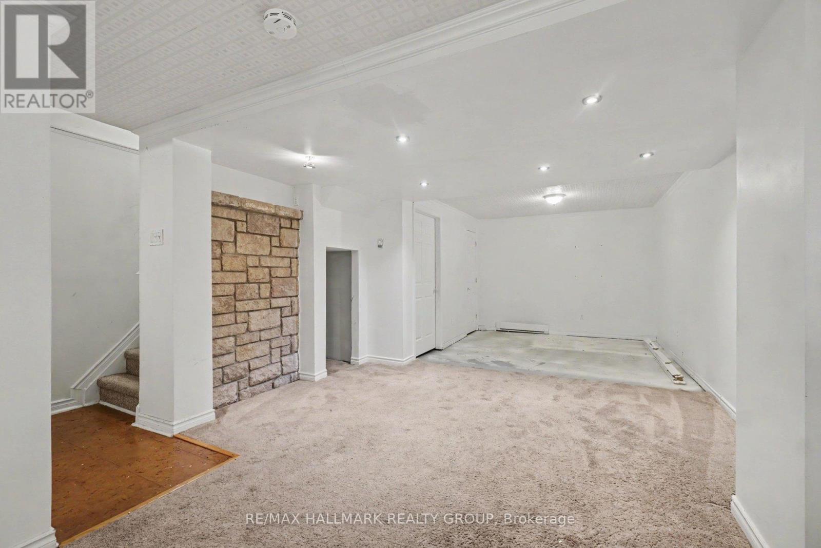 #101 3045 OLYMPIC WAY - 26