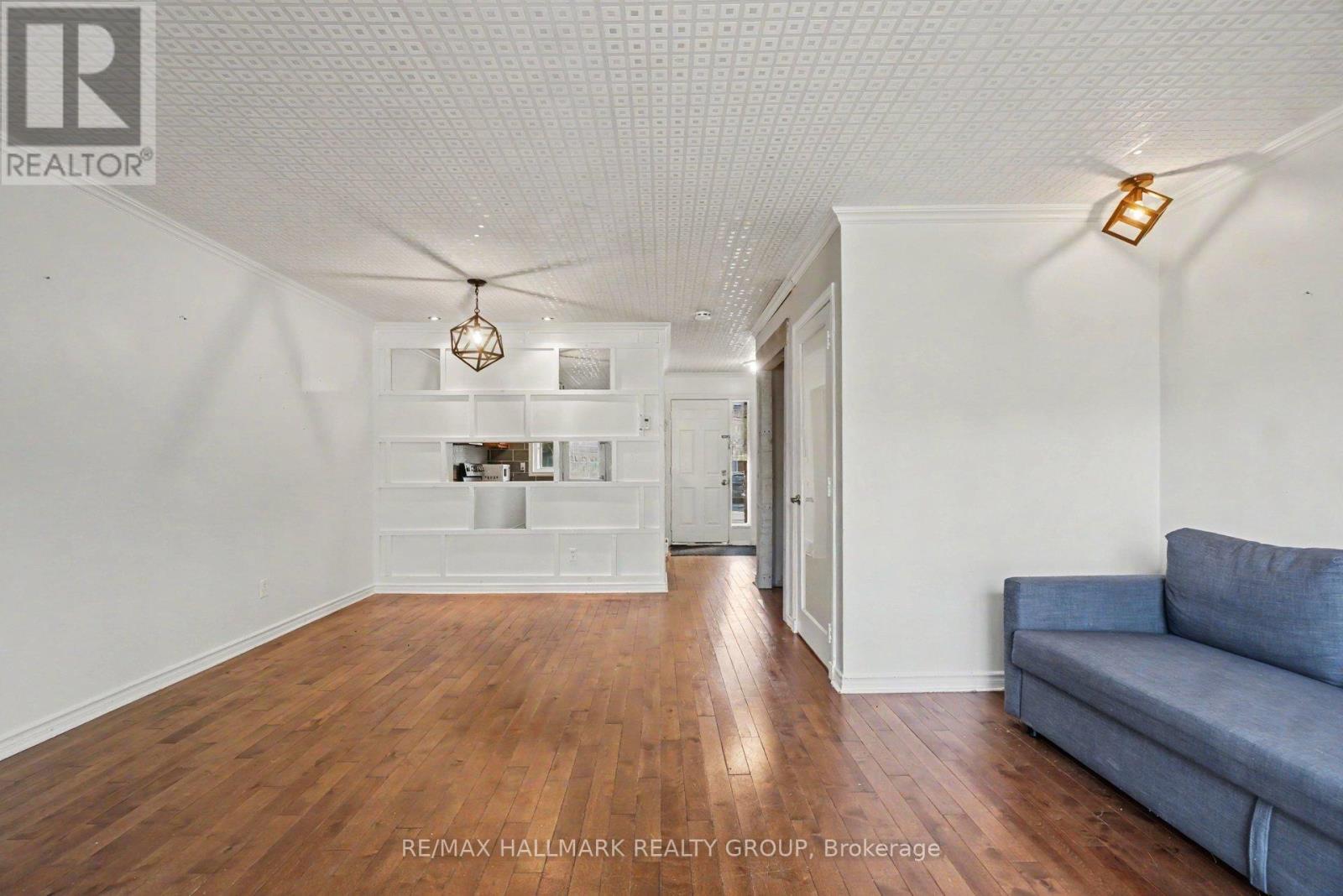 #101 3045 OLYMPIC WAY - 6