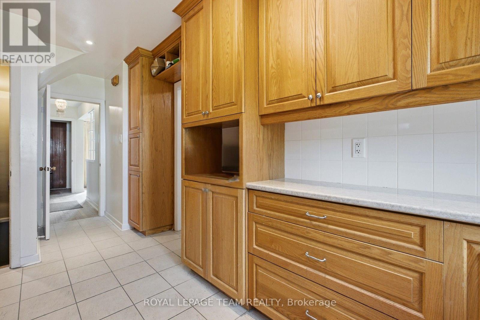 1020 RIDDELL AVENUE S - 11