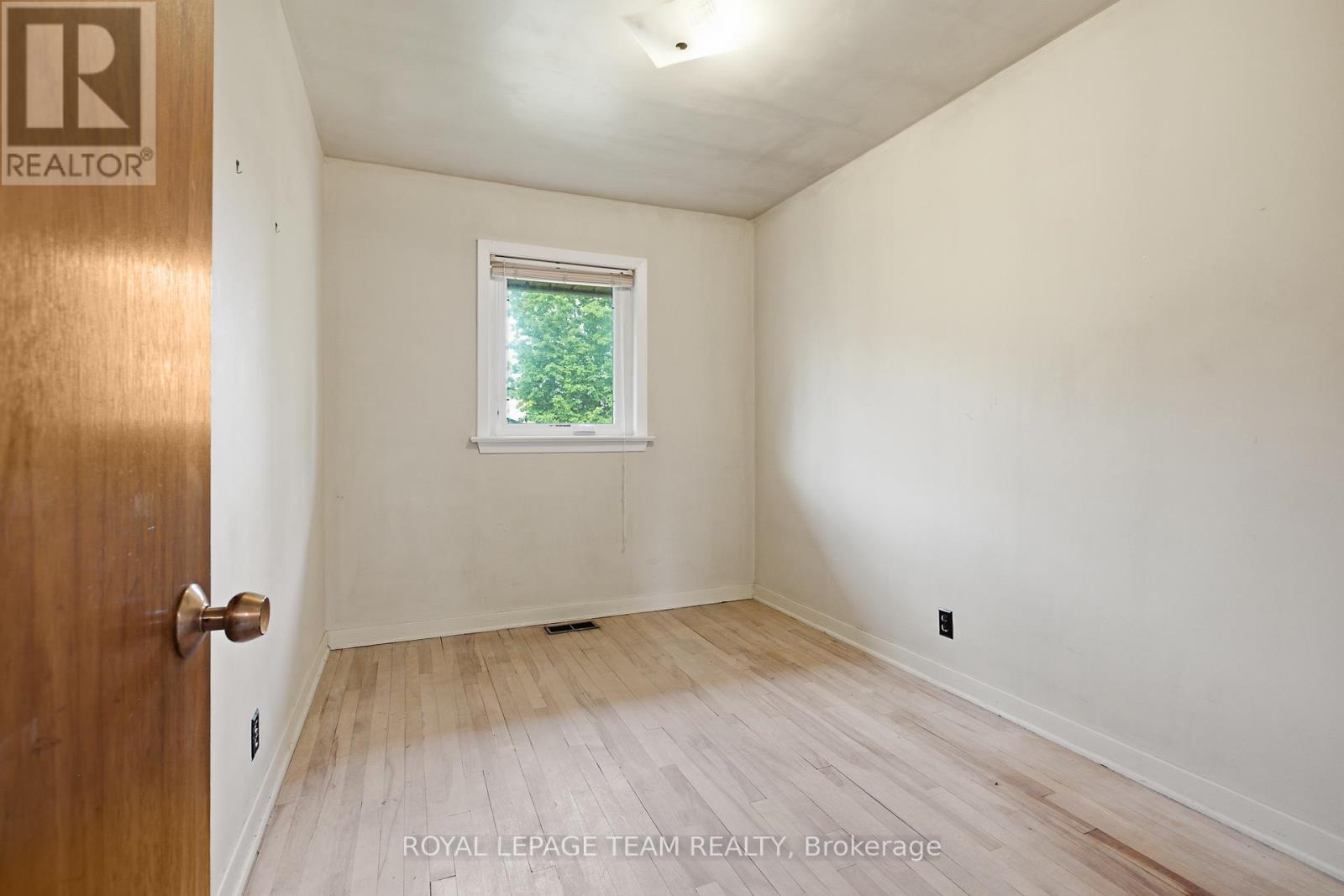 1020 RIDDELL AVENUE S - 18