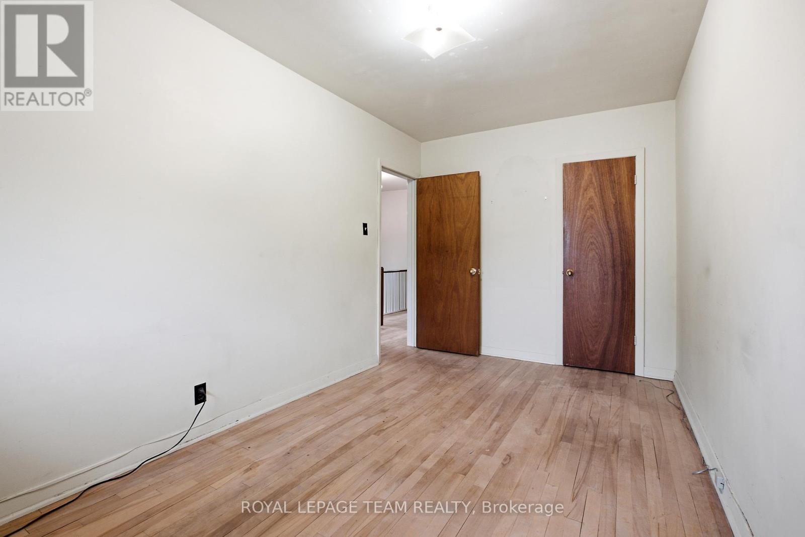 1020 RIDDELL AVENUE S - 19