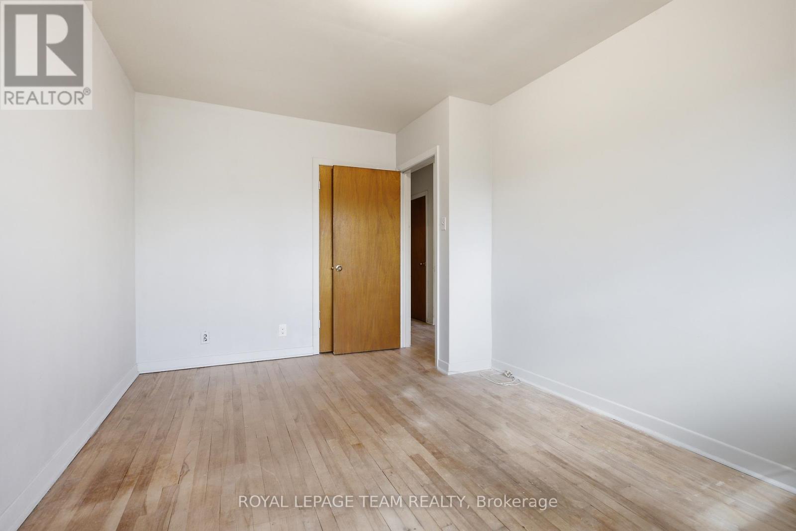 1020 RIDDELL AVENUE S - 21