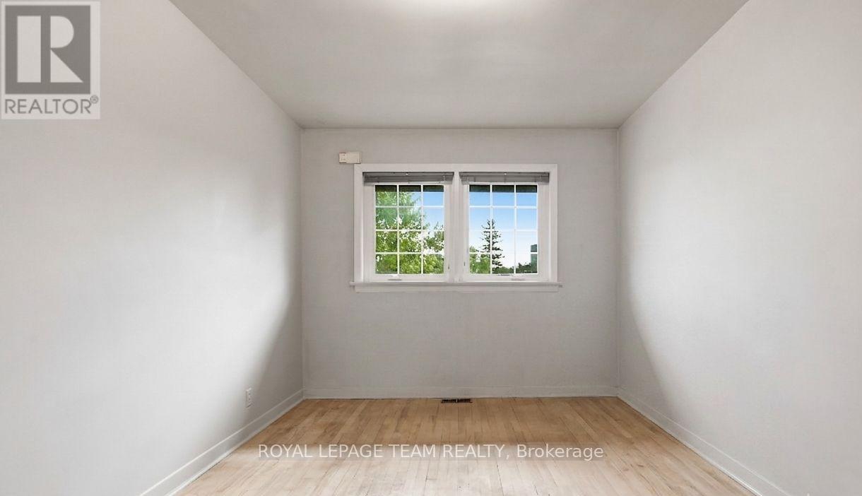 1020 RIDDELL AVENUE S - 22