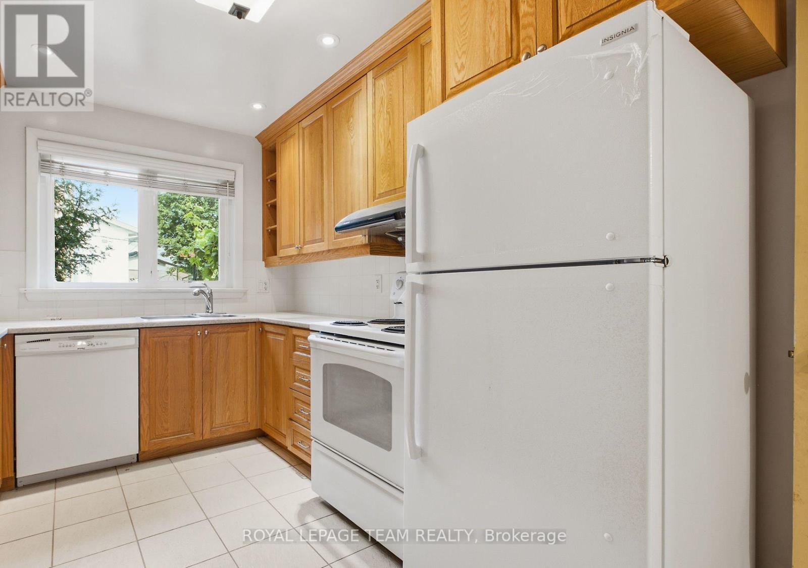 1020 RIDDELL AVENUE S - 9