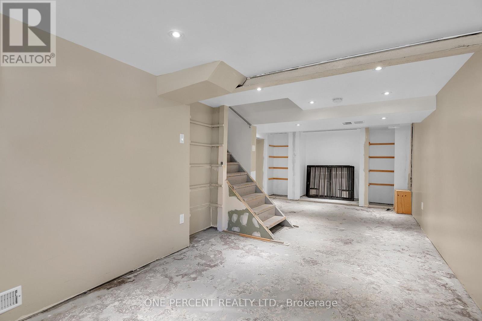 6 Bed, 2 Bath House for Sale in Ottawa – 705 PARKDALE AVENUE, Ottawa – MLS# X13525992 - Image 27
