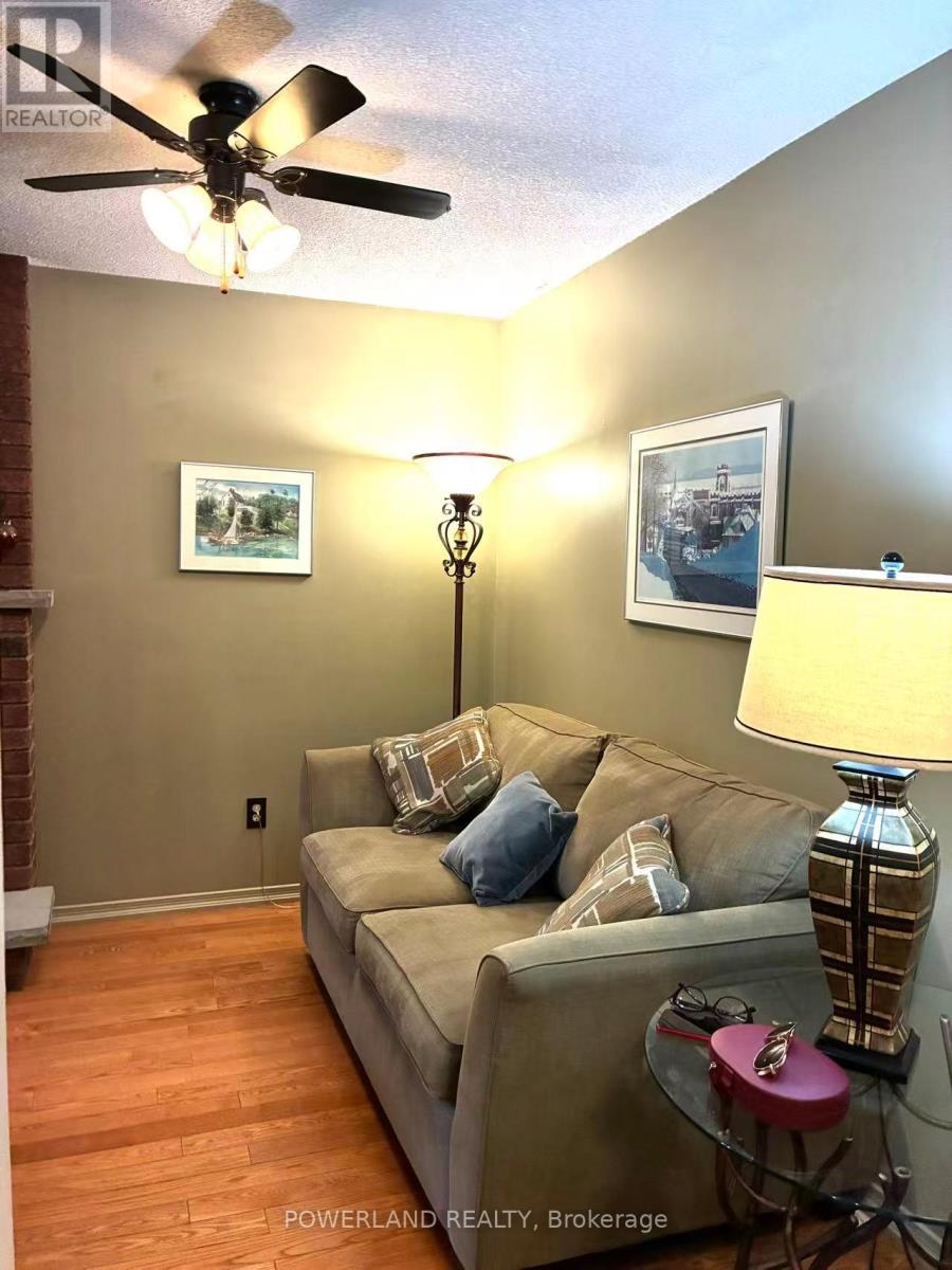 816 HOLLANDER ROAD - 13