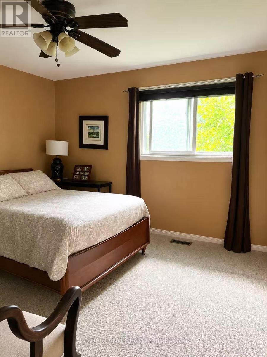 816 HOLLANDER ROAD - 25