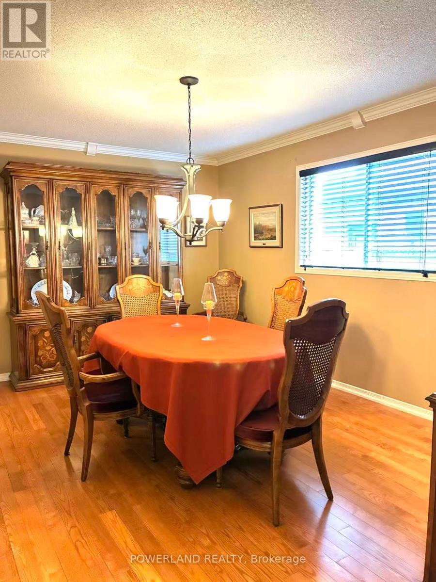 816 HOLLANDER ROAD - 8