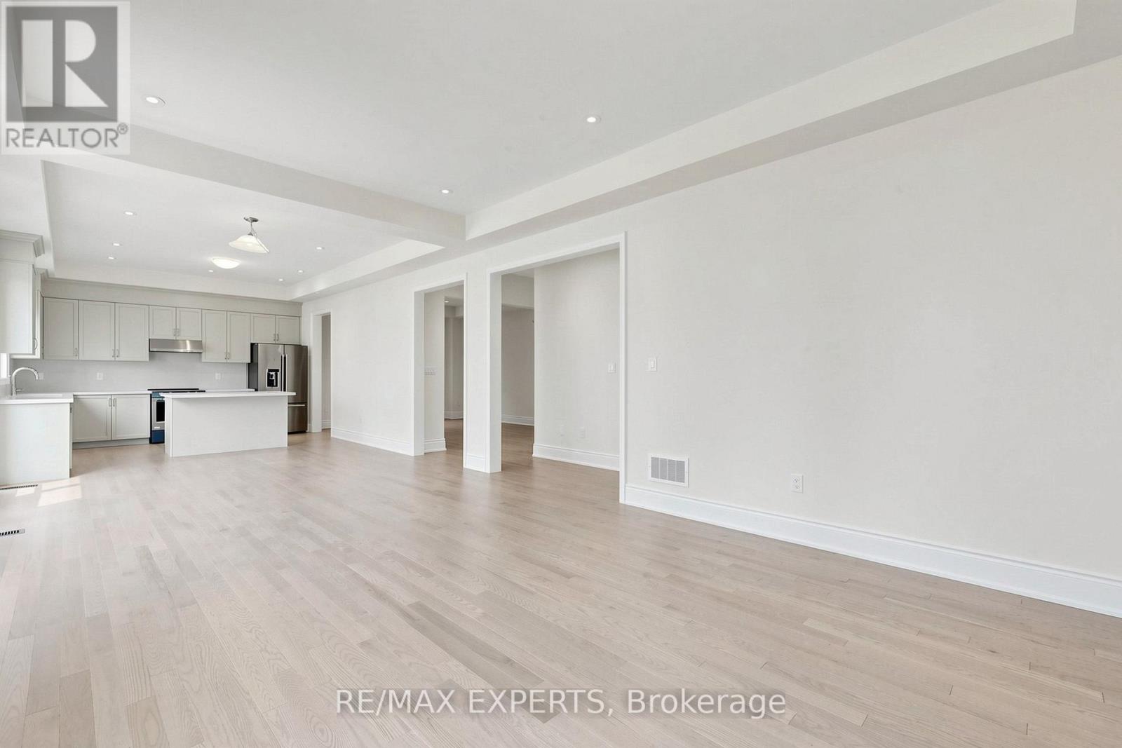 60 BUD LEGGETT CRESCENT - 11