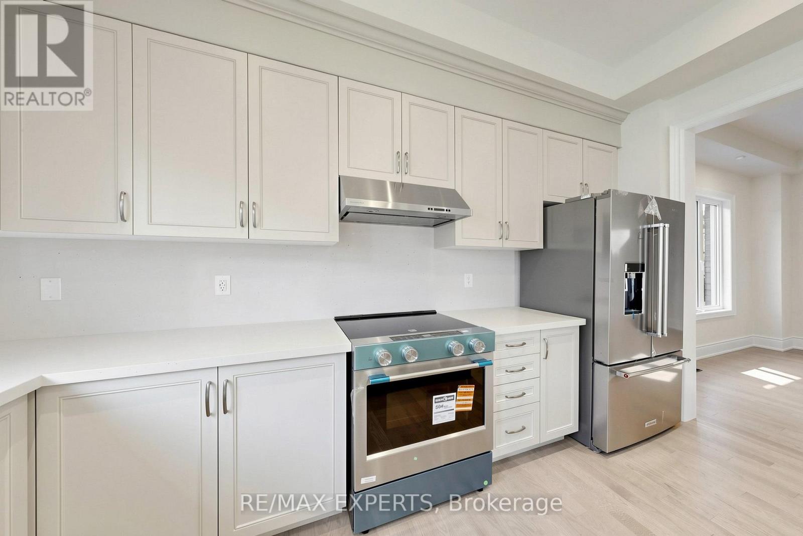 60 BUD LEGGETT CRESCENT - 15