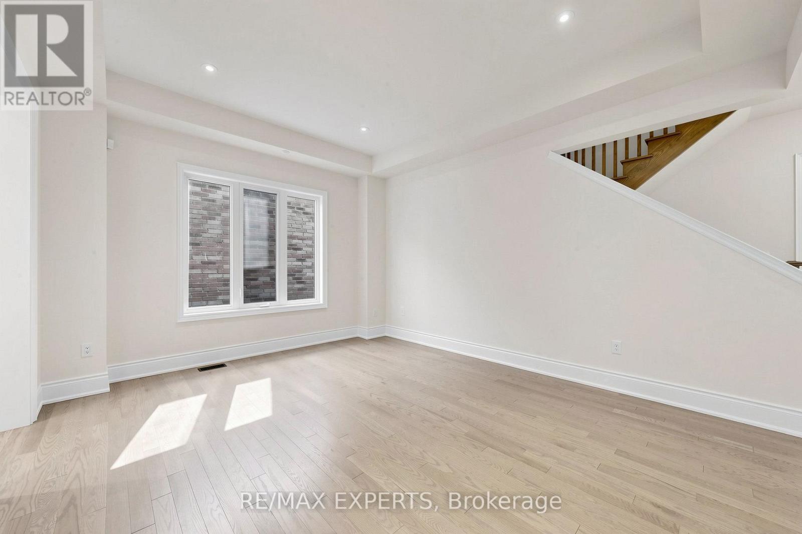 60 BUD LEGGETT CRESCENT - 16