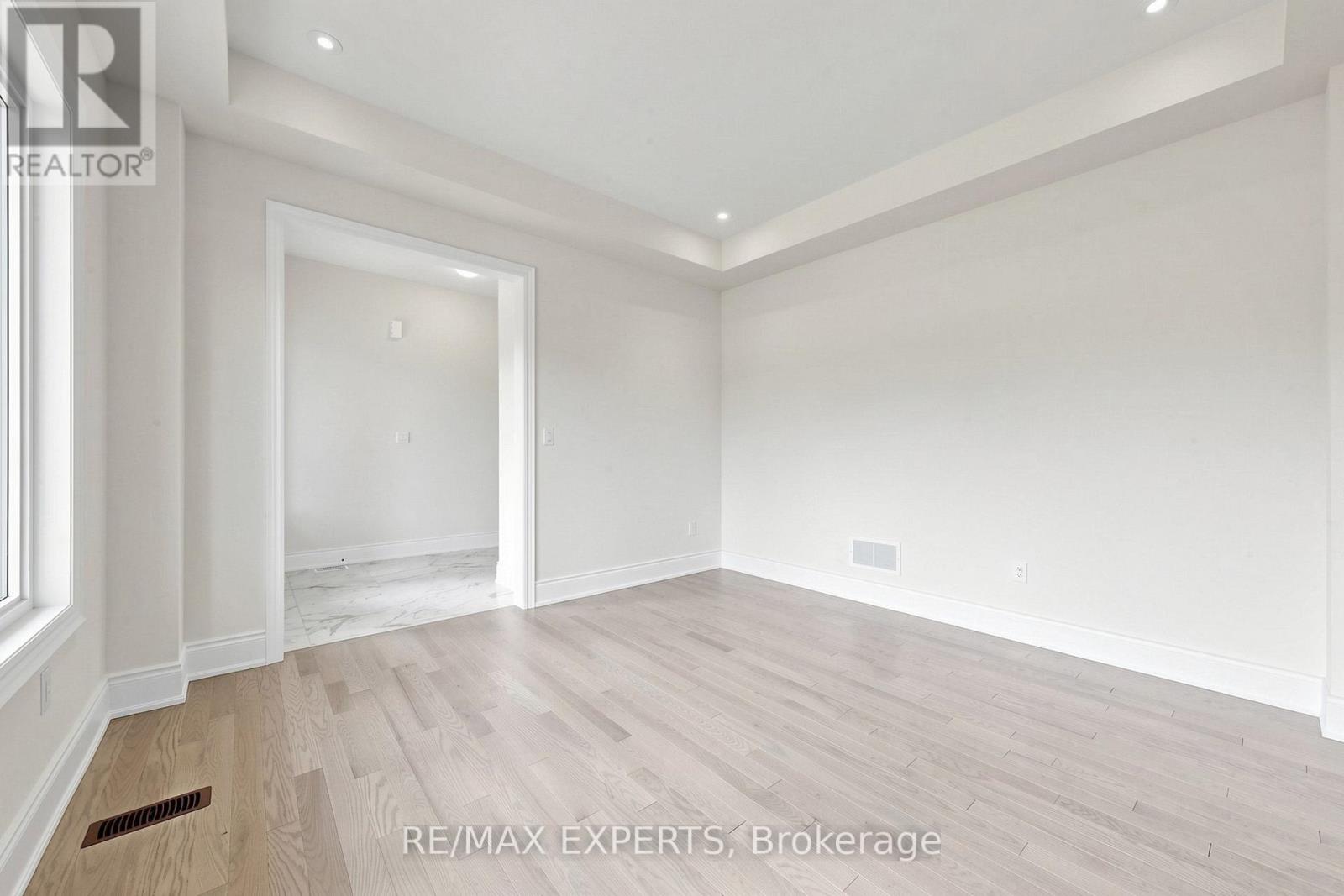 60 BUD LEGGETT CRESCENT - 19