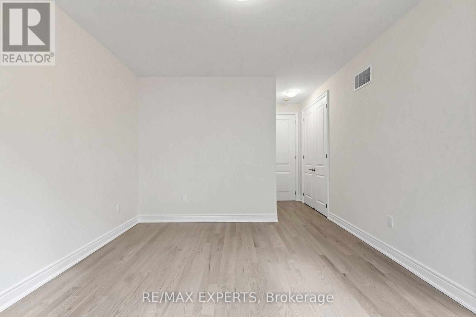 60 BUD LEGGETT CRESCENT - 35