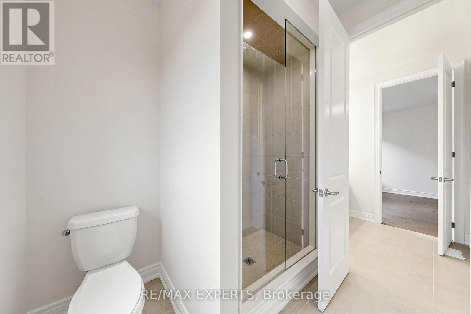 60 BUD LEGGETT CRESCENT - 45