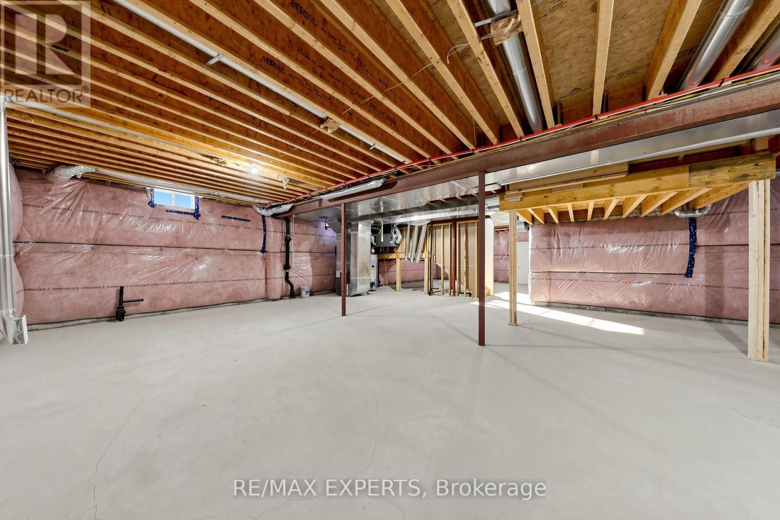 60 BUD LEGGETT CRESCENT - 47