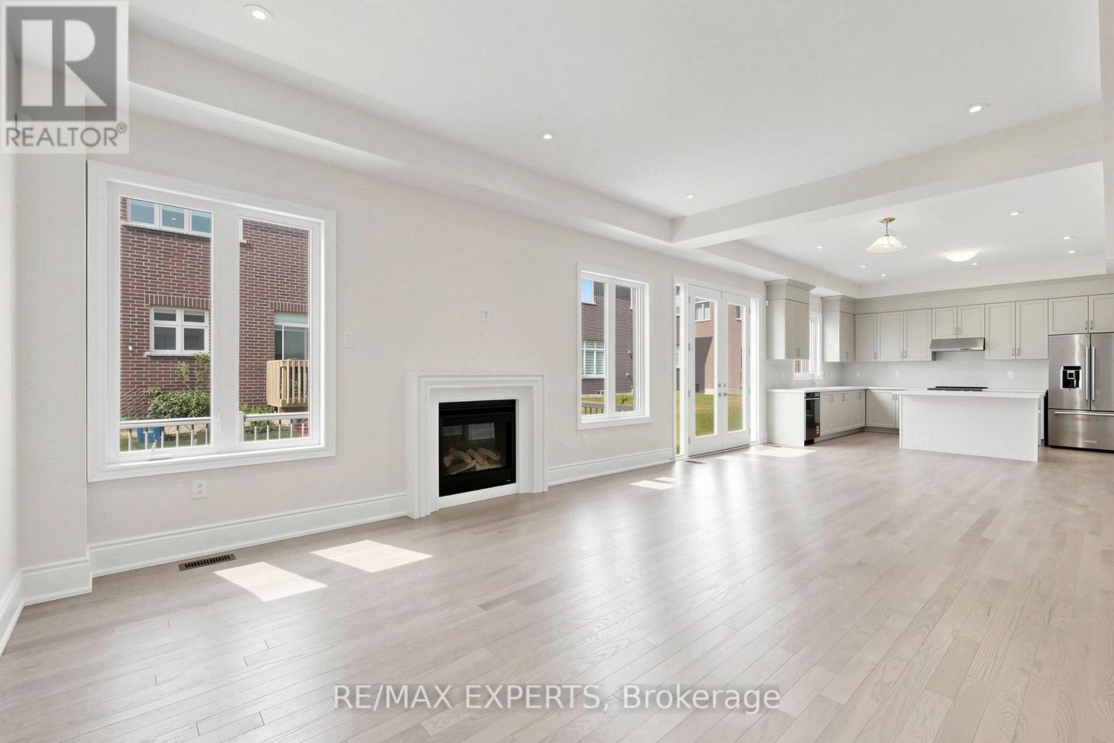 60 BUD LEGGETT CRESCENT - 8