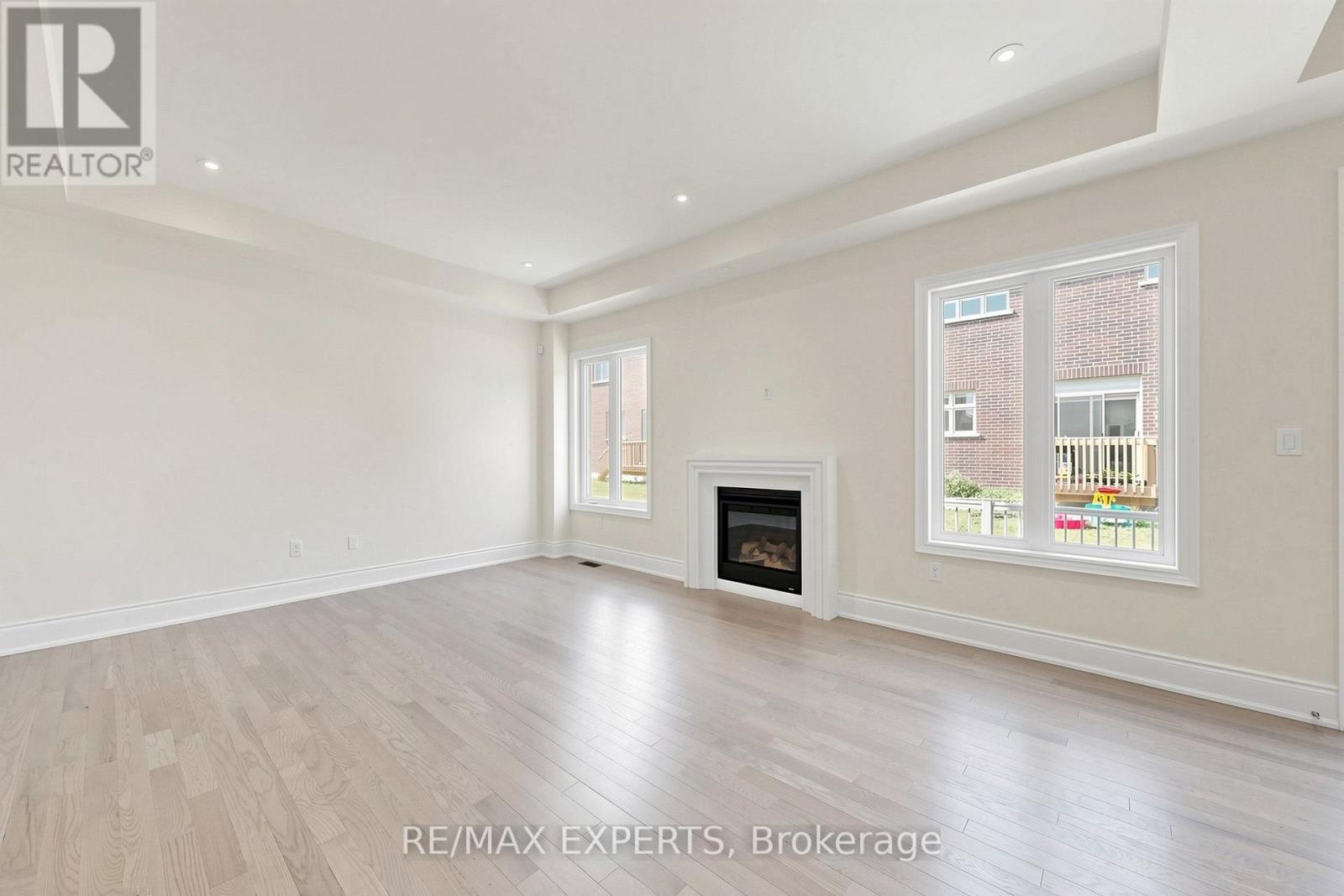 60 BUD LEGGETT CRESCENT - 9