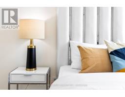 1009 - 2300 St. Clair Avenue W, Toronto, ON M6N0B3 Photo 24