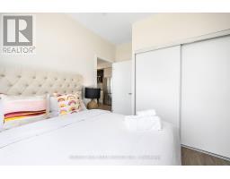 1009 - 2300 St. Clair Avenue W, Toronto, ON M6N0B3 Photo 26