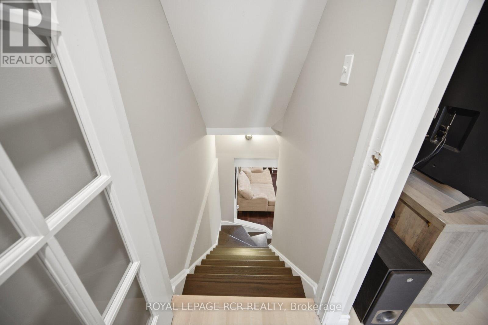 31 ALDERBROOK PLACE - 19