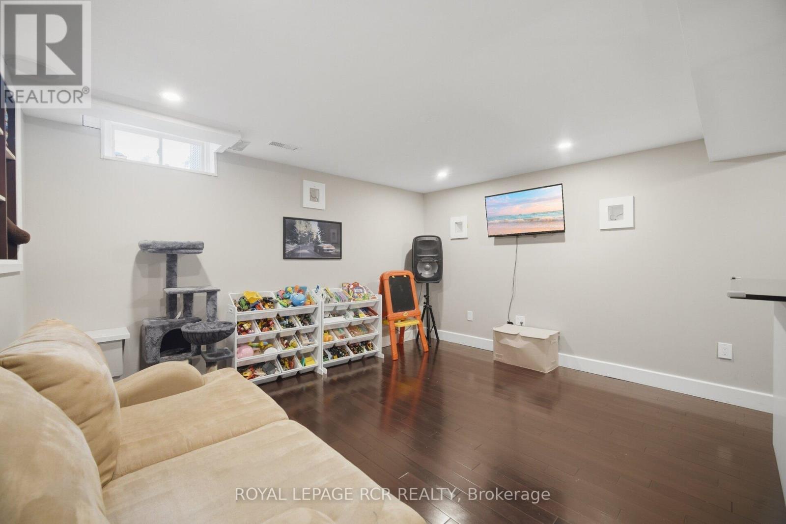 31 ALDERBROOK PLACE - 21
