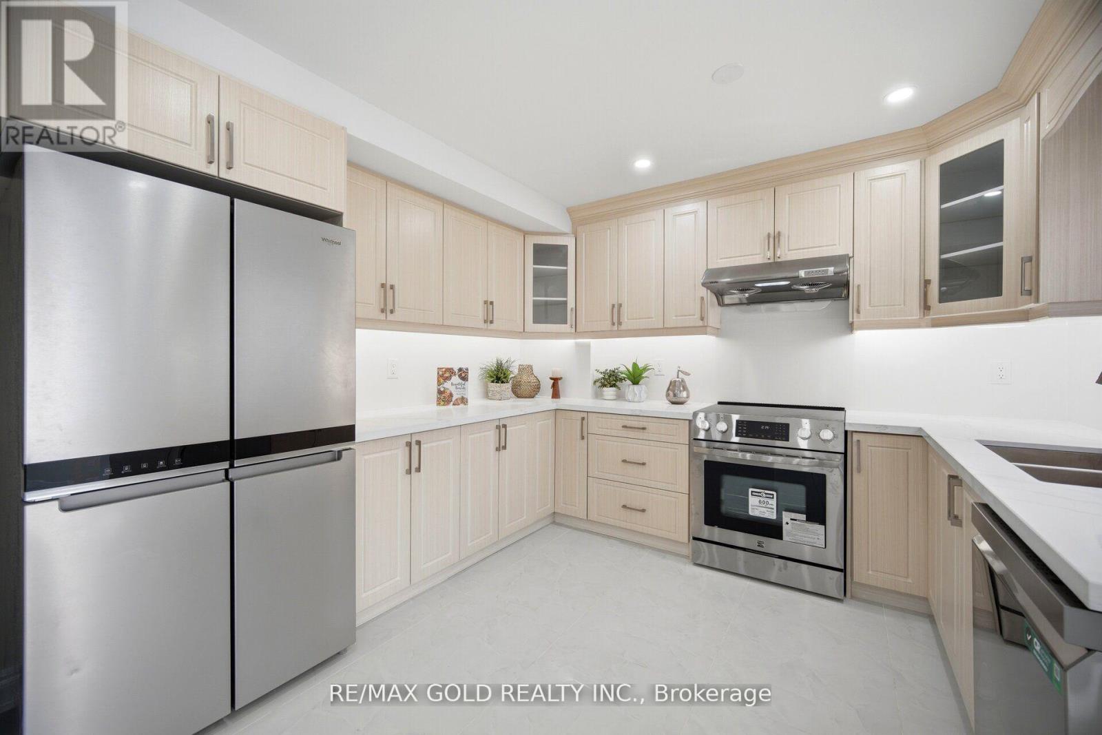 37 LORD SIMCOE DRIVE - 14
