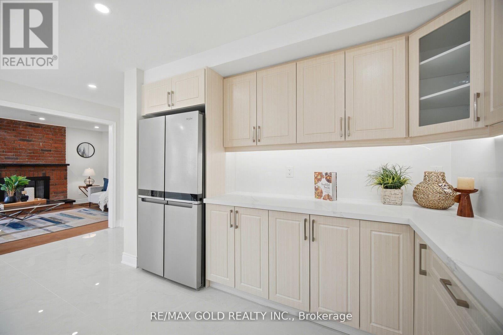 37 LORD SIMCOE DRIVE - 17