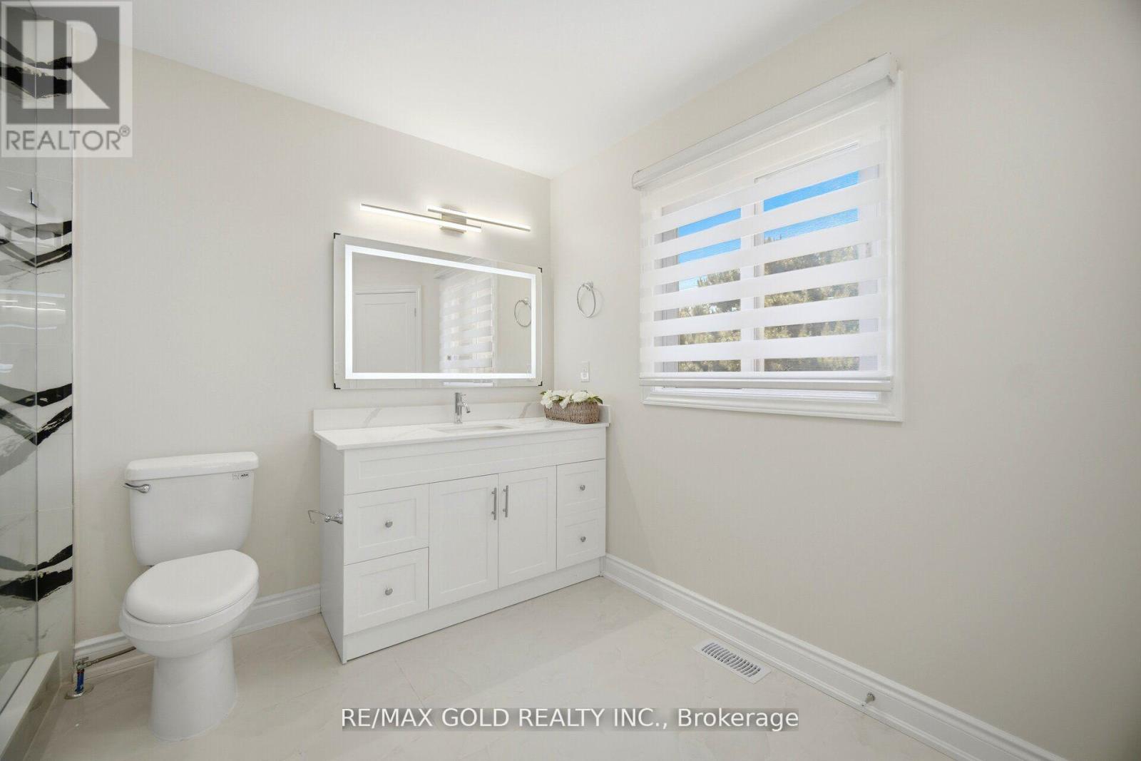 37 LORD SIMCOE DRIVE - 30
