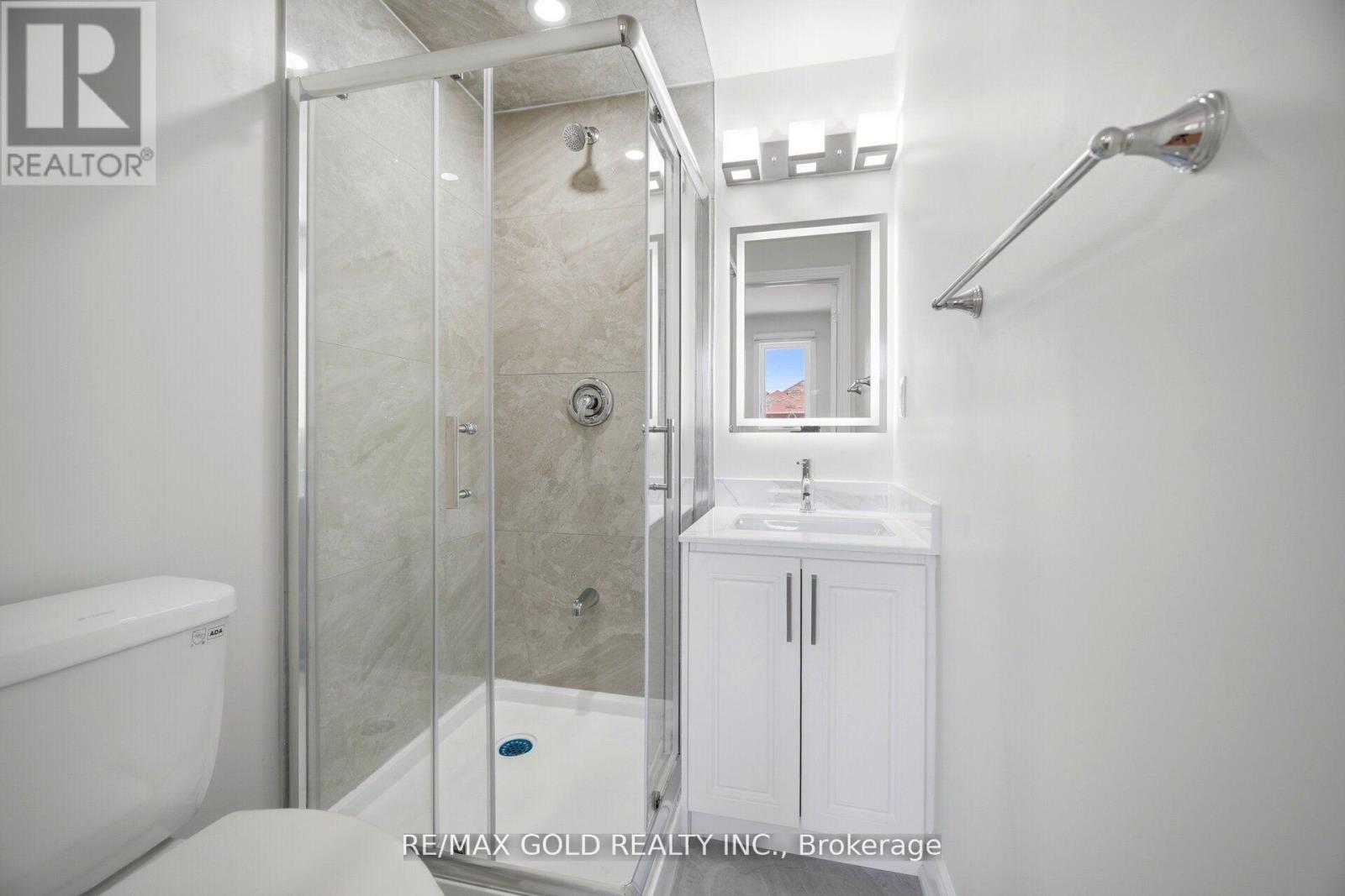37 LORD SIMCOE DRIVE - 32