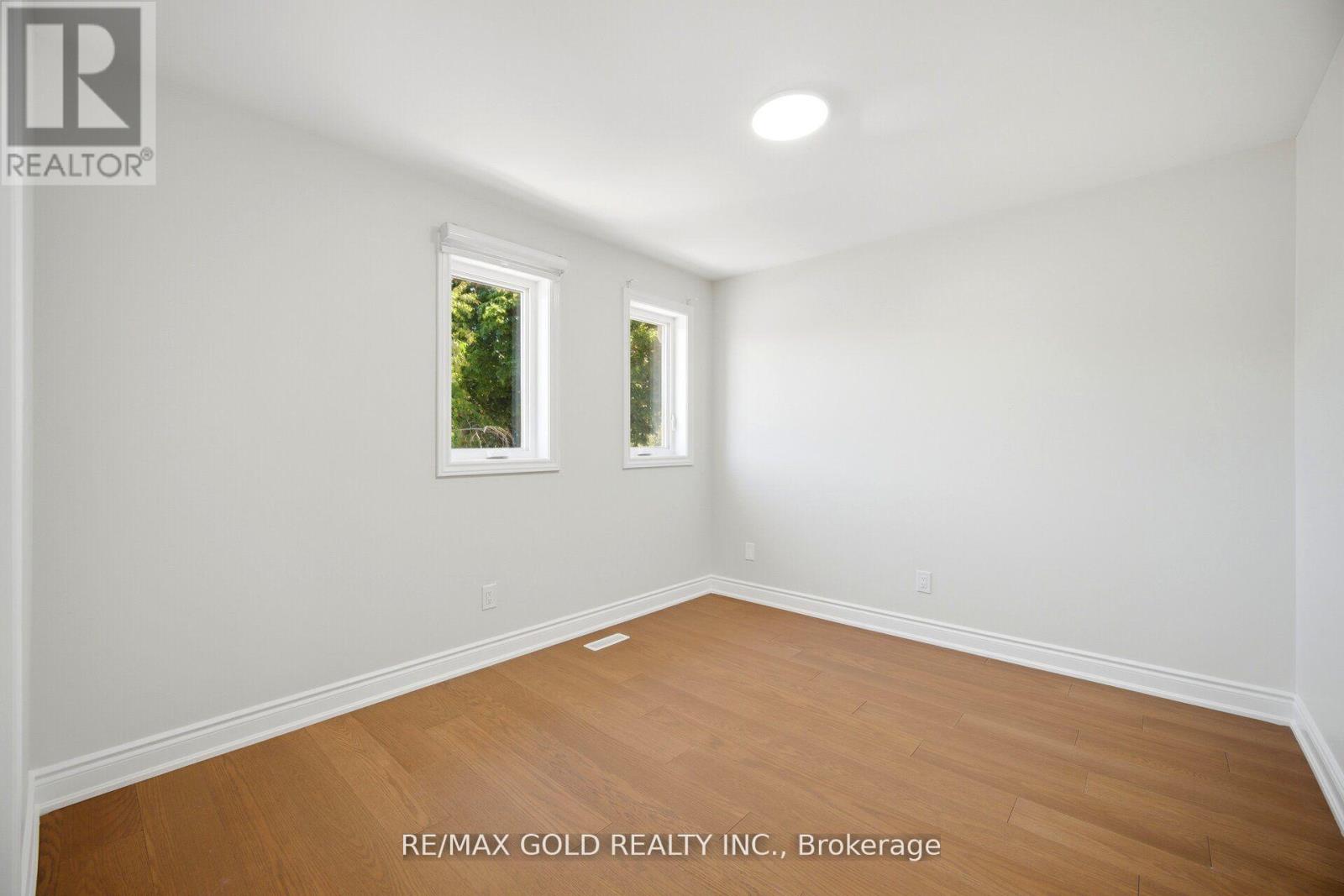 37 LORD SIMCOE DRIVE - 33