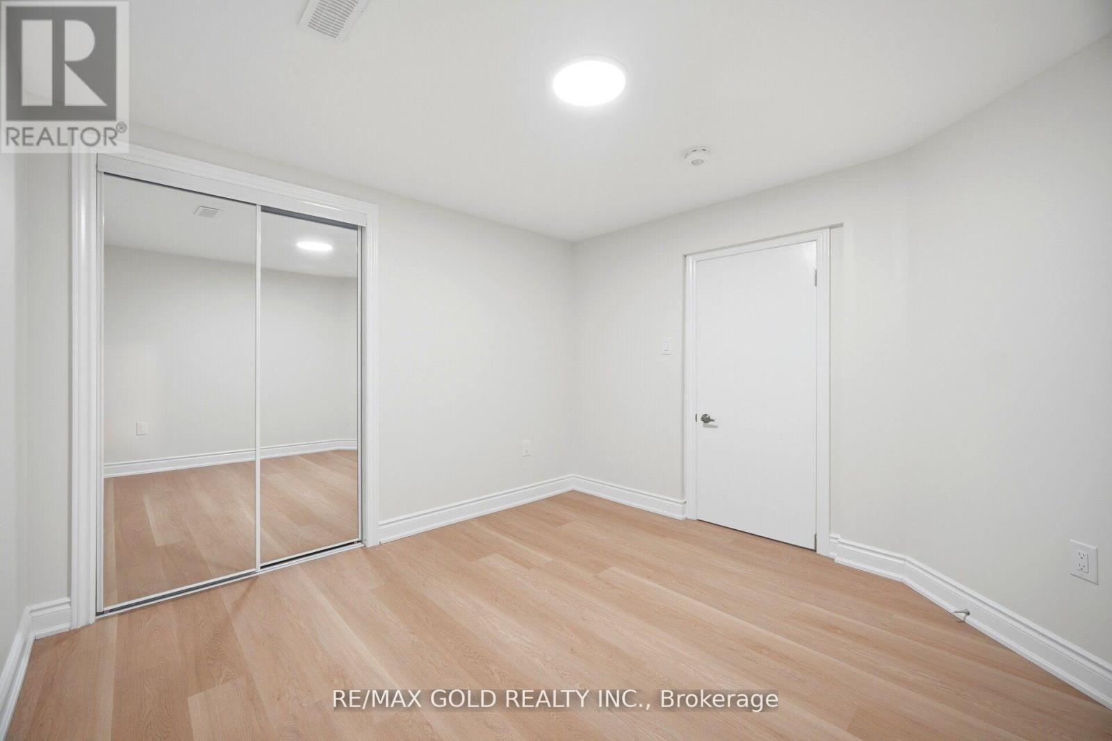 37 LORD SIMCOE DRIVE - 38