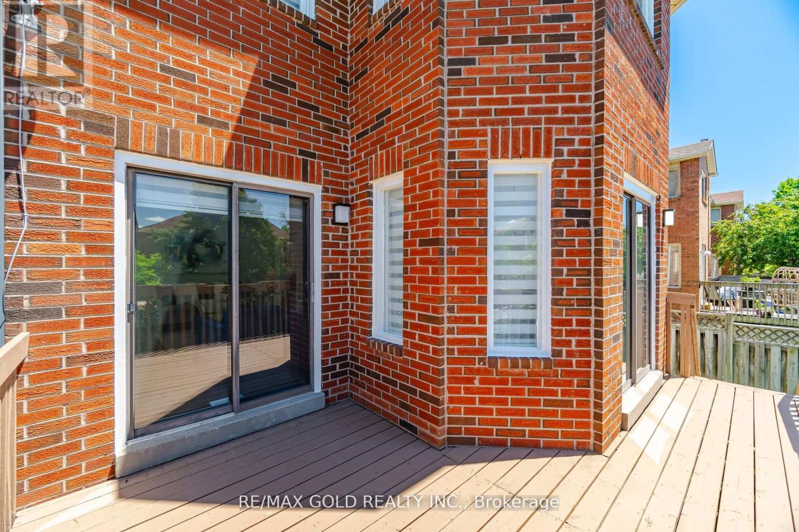 37 LORD SIMCOE DRIVE - 46