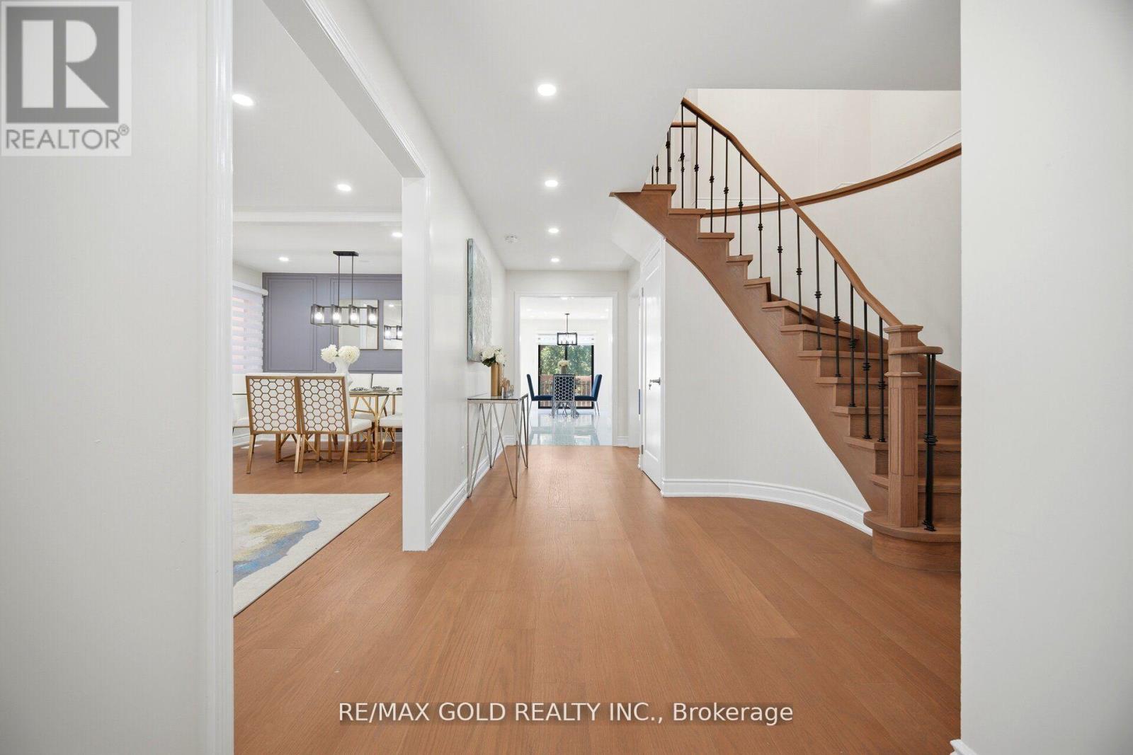 37 LORD SIMCOE DRIVE - 6