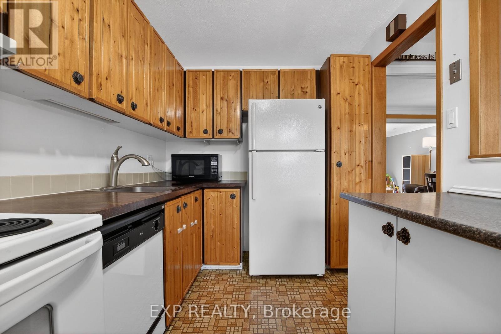 #70 42F BENLEA DRIVE - 10